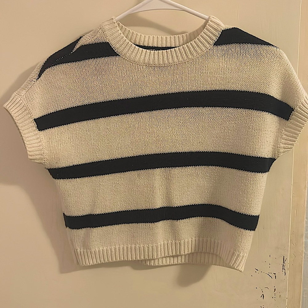 Small sweater vest